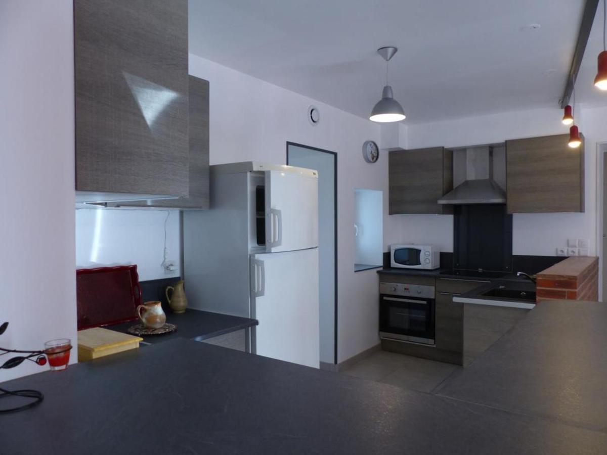 Maison Renovee Avec Cour Privee, Proche De Gannat, 3 Chambres, Animaux Acceptes, Equipements Modernes. - Fr-1-489-37 Poezat Exterior photo